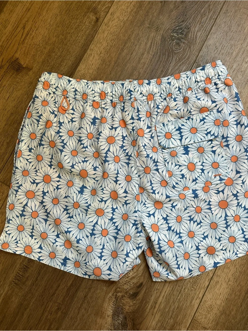 NWT!‎ Goodfellow Men's Swim Trunks, Above Knee, Daisies, Resortwear, Stretch, M